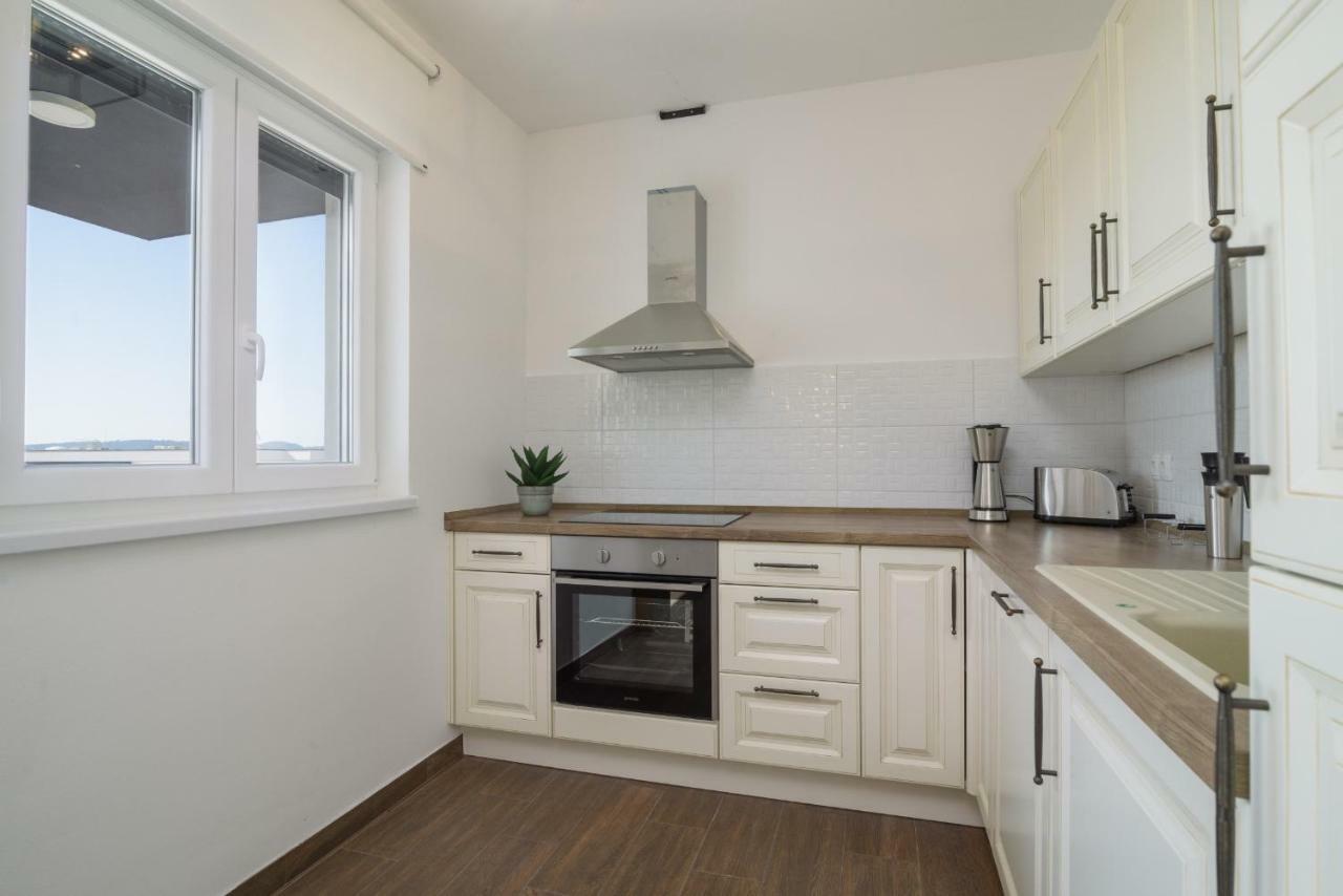 Luxury Apartman Ivana Trogir Exterior photo
